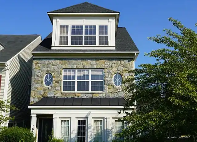 Property at 16454 Kenneweg Ct, Woodbridge, VA, 22191, 4 beds, 3.5 baths, [object Object]