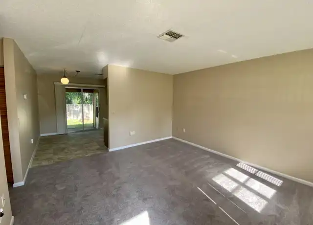 Property at 20004 Suncrest Dr, Brooksville, FL, 34601, 2 beds, 1 bath, [object Object]