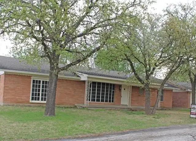 Property at 202 S 3rd St, Sanger, TX, 76266, 2 beds, 1 bath, [object Object]