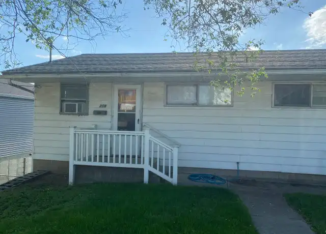 Property at 208 McCurdy St, Roxana, IL, 62084, 1 bed, 1 bath, [object Object]