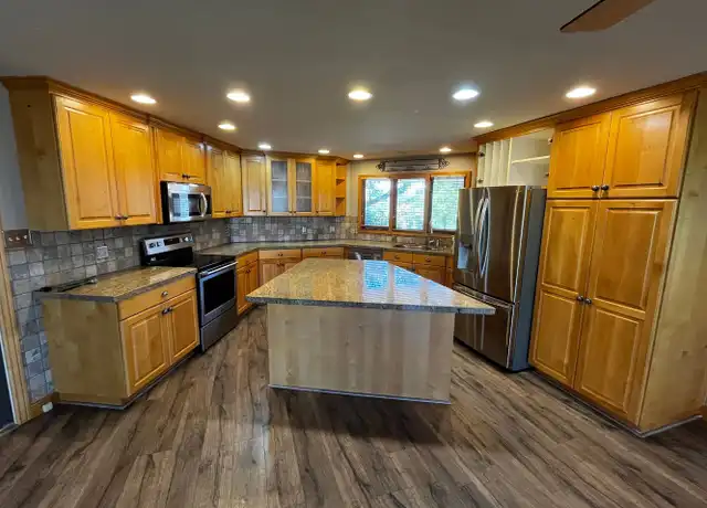 Property at 933 Northern Hills Cir, Bountiful, UT, 84010, 5 beds, 4 baths, [object Object]