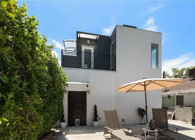 Property at 8016 Crosnoe Ave, Panorama City, CA, 91402, 1 bed, 1.5 baths, [object Object]