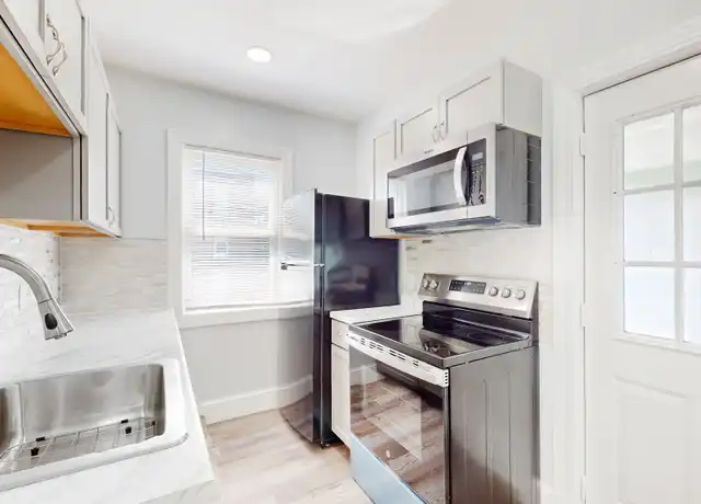 Property at 5 Ropes St, Salem, MA, 01970, 3 beds, 1 bath, [object Object]