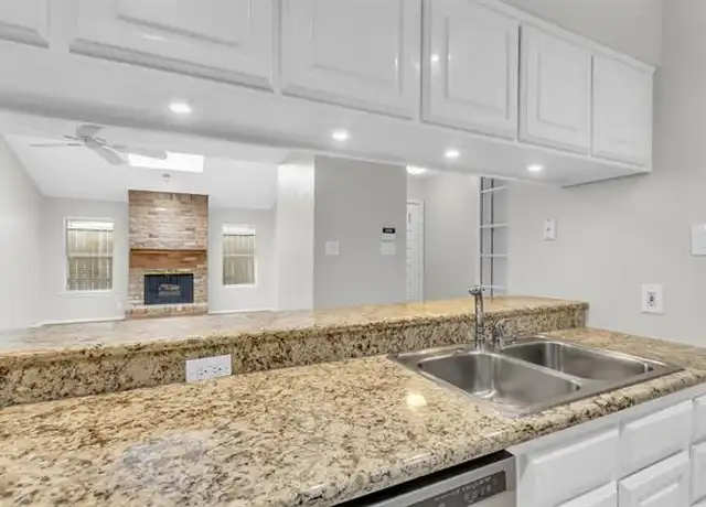 Property at 6352 Lakeshore Dr, Dallas, TX, 75214, 2 beds, 2 baths, [object Object]