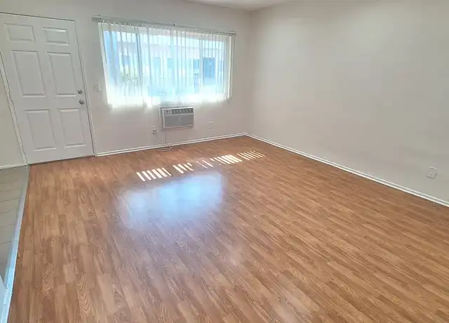 Property at 13961 Oxnard St, Van Nuys, CA, 91401, 1 bed, 1 bath, [object Object]