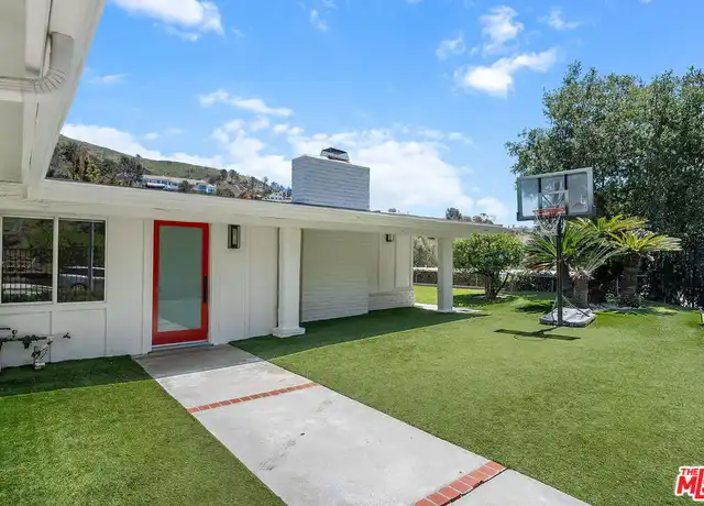 Property at 1300 Bienveneda Ave, Pacific Palisades, CA, 90272, 3 beds, 2.5 baths, [object Object]