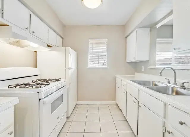 Photo of 1320 W Kingsley Rd, Garland, TX 75041