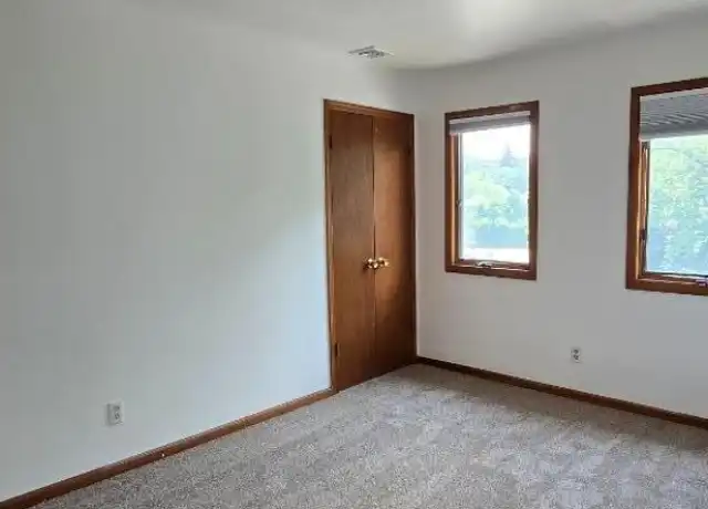 Property at 23 New Jersey 31, Washington, NJ, 07882, 2 beds, 1 bath, [object Object]