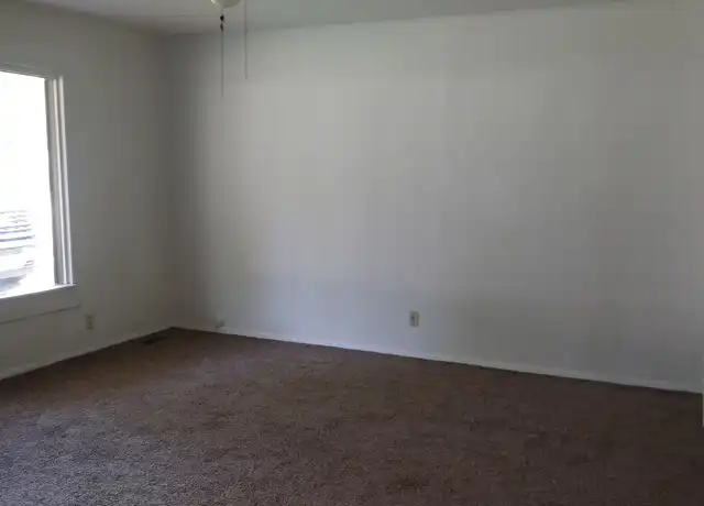 Property at 2530 S Ida Ave, Wichita, KS, 67216, 1 bed, 1 bath, [object Object]