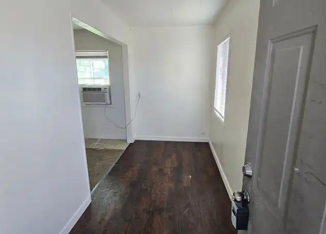 Property at Broadway 6 - 1110 W Broadway Ave, Moses Lake, WA, 98837, 1 bed, 1 bath, [object Object]
