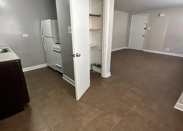 Property at 9610 Ivanhoe Ave, Schiller Park, IL, 60176, 1 bed, 1 bath, [object Object]
