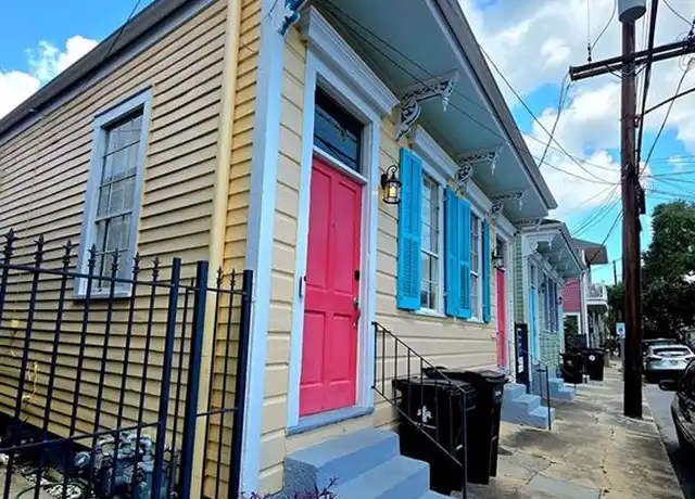 Property at 2525 Laurel St, New Orleans, LA, 70130, 2 beds, 1 bath, [object Object]