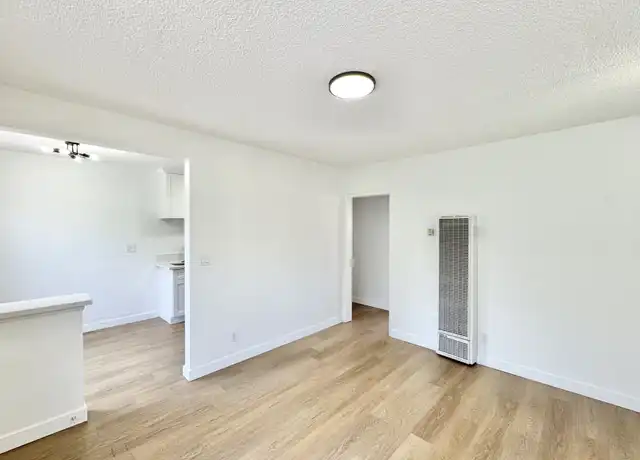 Property at 6021 11th Ave Unit 6021, Los Angeles, CA, 90043, 1 bed, 1 bath, [object Object]