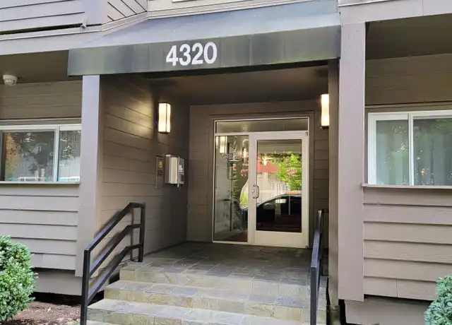 Property at 4320 S Corbett Ave Unit 067SWCorbett, Portland, OR, 97239, 2 beds, 2 baths, [object Object]