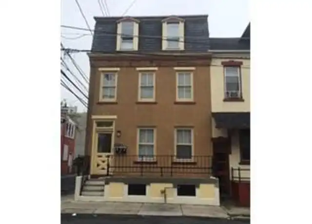 Property at 924 W Chew St Unit 3rd Floor, Allentown, PA, 18102, 2 beds, 1 bath, [object Object]