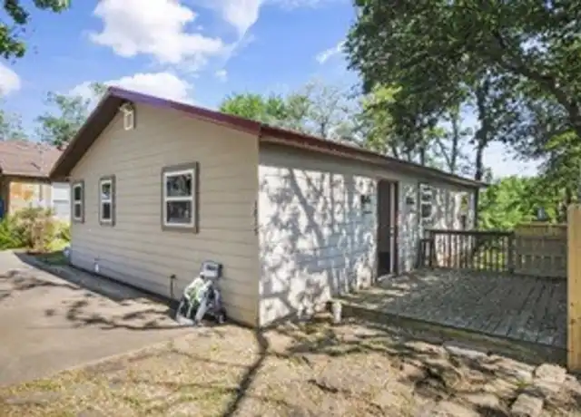 Property at 1835 W Mitchell St, Fayetteville, AR, 72701, 2 beds, 1 bath, [object Object]