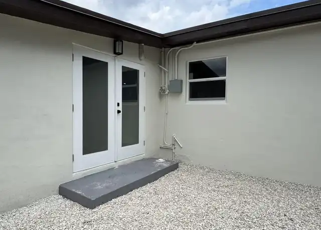 Property at 1218 NW 13th Ct Unit B, Fort Lauderdale, FL, 33311, 1 bed, 1 bath, [object Object]