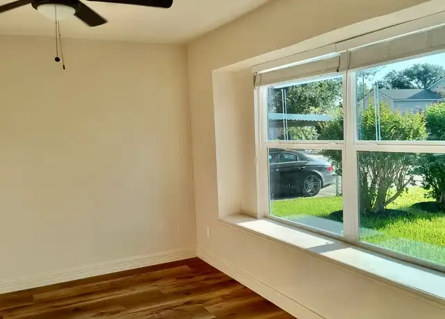 Property at 10822 Long Gate Dr, Houston, TX, 77047, 3 beds, 1.5 baths, [object Object]