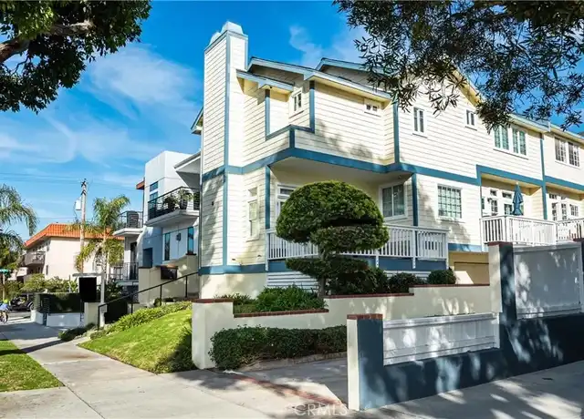 Property at 702 S Broadway Unit B, Redondo Beach, CA, 90277, 3 beds, 2.5 baths, [object Object]