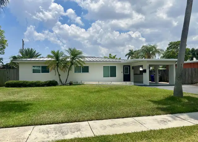Property at 284 SW 11th St, Pompano Beach, FL, 33060, 3 beds, 2 baths, [object Object]