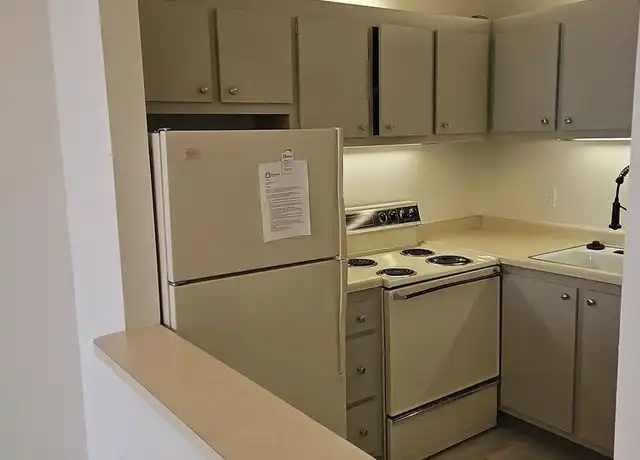Property at 2333 N Oakland Ave Unit 205, Milwaukee, WI, 53211, 1 bed, 1 bath, [object Object]