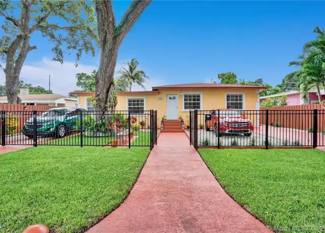 Property at 372 NE 162nd St, Miami, FL, 33162, 2 beds, 1 bath, [object Object]