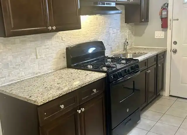 Property at 6 Park Pl Unit 8, Paterson, NJ, 07524, 3 beds, 1 bath, [object Object]