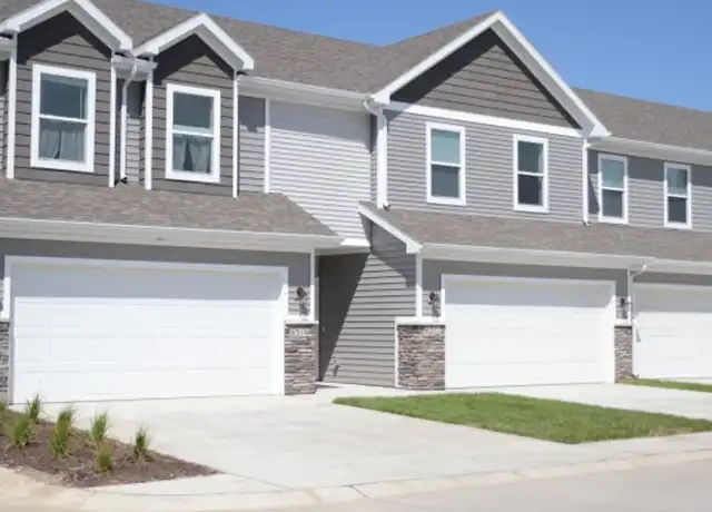 Property at 8315 Brookview Pl Unit 8315, Urbandale, IA, 50322, 3 beds, 2 baths, [object Object]