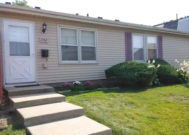 Property at 1982 Hancock Dr, Hoffman Estates, IL, 60169, 3 beds, 1 bath, [object Object]