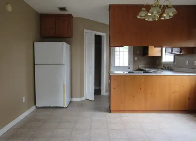 Property at 4052 Chadwyck Dr, Valdosta, GA, 31605, 2 beds, 2 baths, [object Object]