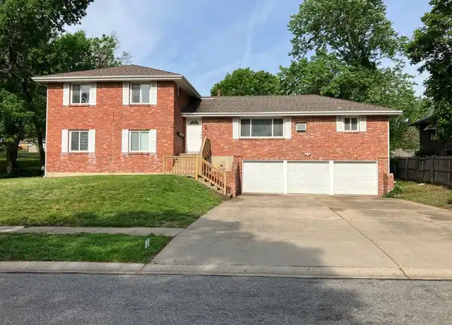 Property at 8450 Travis Ln, Overland Park, KS, 66212, 2 beds, 1 bath, [object Object]