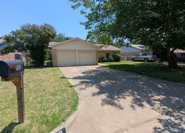 Property at 1112 Dennis Dr, Saginaw, TX, 76179, 4 beds, 2 baths, [object Object]