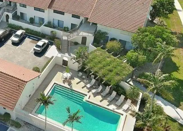 Property at 4092 Belair Ln #17, Naples, FL, 34103, 4 beds, 3 baths, [object Object]
