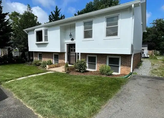 Property at 11 Pershing Ave NW, Leesburg, VA, 20176, 4 beds, 2.5 baths, [object Object]