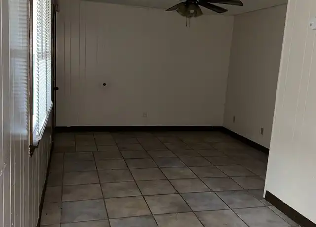 Property at 1009 W Broadway St Unit 2, Bolivar, MO, 65613, 2 beds, 1 bath, [object Object]