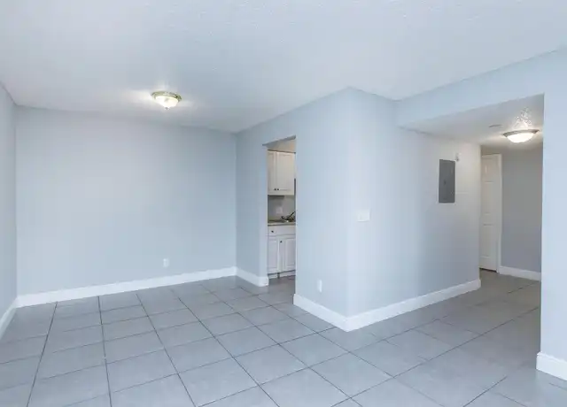 Property at 11312 N 15th St Unit 01 1404-14, Tampa, FL, 33612, 2 beds, 1 bath, [object Object]