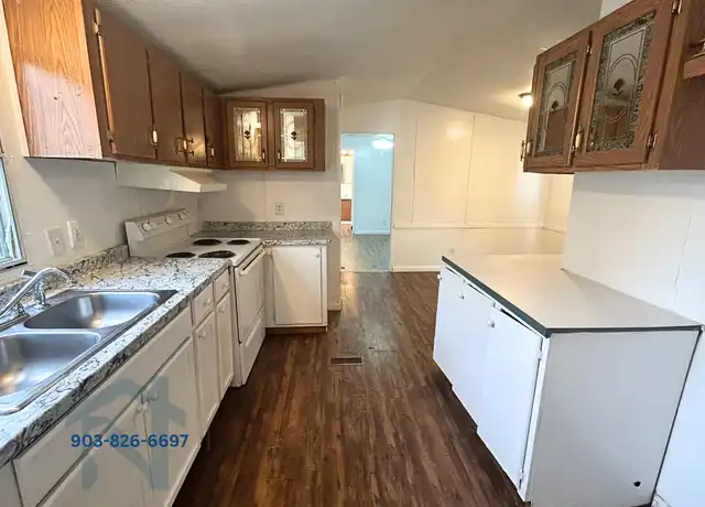 Property at 507 Hickory St, Queen City, TX, 75572, 3 beds, 2 baths, [object Object]