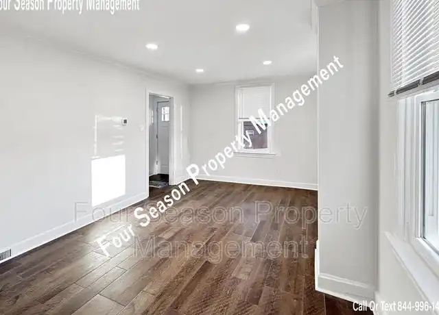 Property at 300 E Franklin St, Hagerstown, MD, 21740, 3 beds, 1 bath, [object Object]