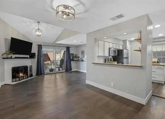 Property at 4777 Cedar Springs Rd Unit 5F, Dallas, TX, 75219, 1 bed, 1.5 baths, [object Object]