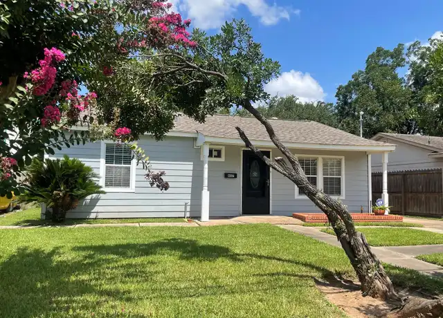 Property at 607 W Park St, Sugar Land, TX, 77498, 3 beds, 1 bath, [object Object]