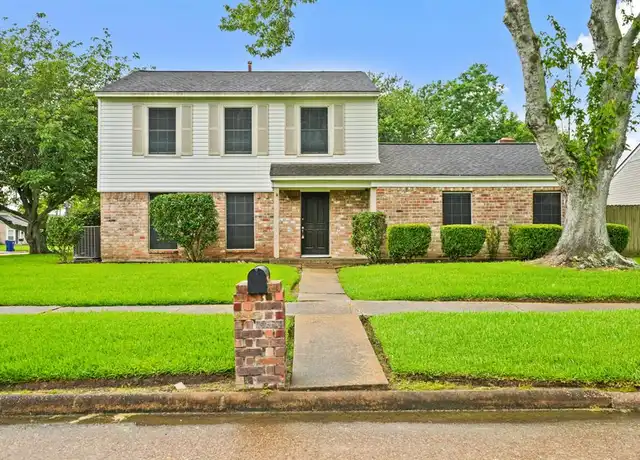 Property at 300 Old Course Dr, Friendswood, TX, 77546, 3 beds, 2.5 baths, [object Object]