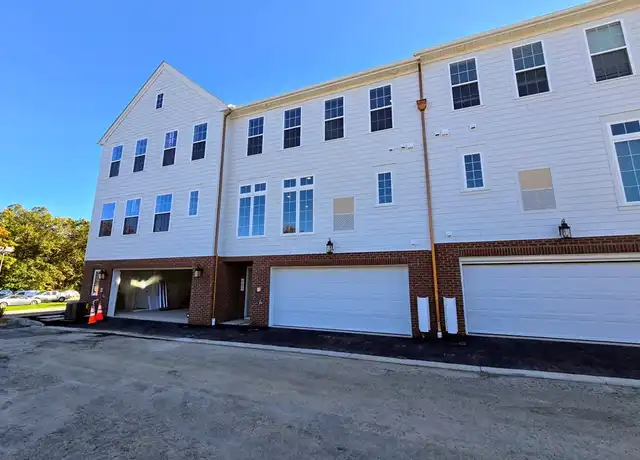 Property at 903 Vaughn Ln, Cranberry Twp, PA, 16066, 2 beds, 2.5 baths, [object Object]