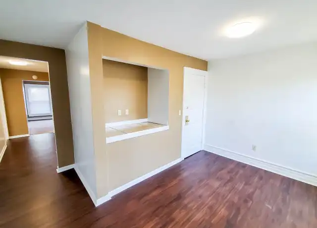 Property at 403 W 9th St Unit 3 A, Erie, PA, 16502, 3 beds, 1 bath, [object Object]