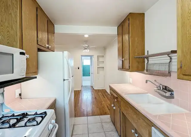Property at 827 Lincoln Blvd, Santa Monica, CA, 90403, 1 bed, 1 bath, [object Object]