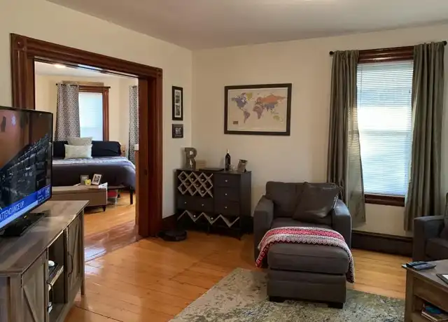 Property at 524 Watertown St, Newton, MA, 02460, 1 bed, 1 bath, [object Object]