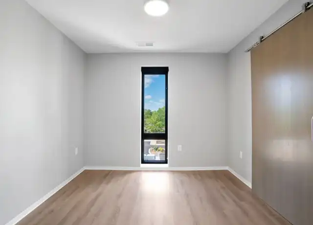 Property at 1020 Centerpoint Dr Unit 1422, Stevens Point, WI, 54481, 1 bed, 1 bath, [object Object]