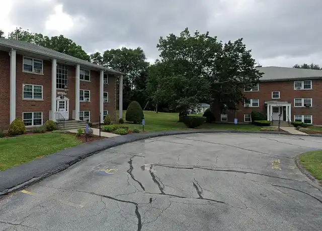 Property at Auburn Gardens - 1 Whitney Cir, Auburn, MA, 01501, 2 beds, 1 bath, [object Object]