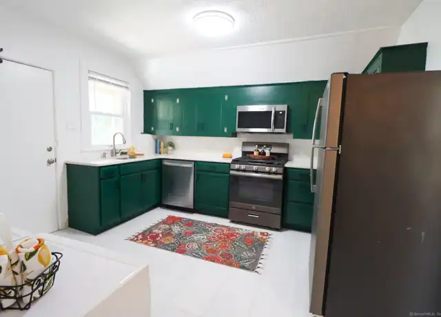 Property at 190 Montauk Ave, New London, CT, 06320, 2 beds, 1 bath, [object Object]