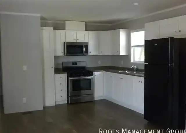 Property at 774 Gee St Unit 3, Bay City, MI, 48708, 3 beds, 2 baths, [object Object]