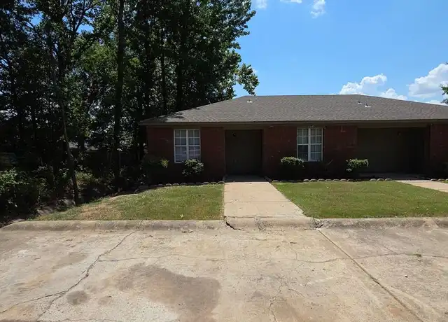 Property at 1510 E 13th St Unit C, Russellville, AR, 72802, 1 bed, 1 bath, [object Object]